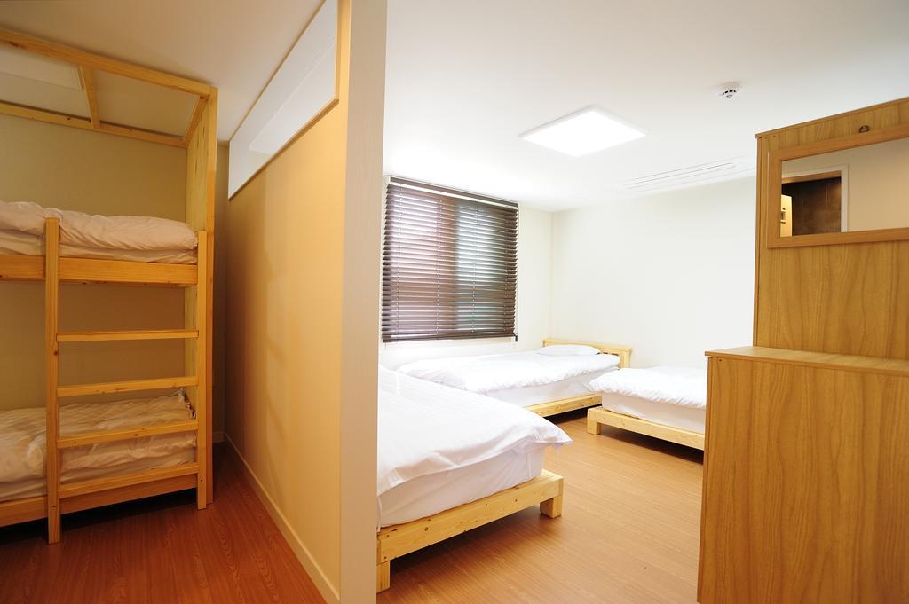 Hannah Guesthouse Jeju Exteriör bild